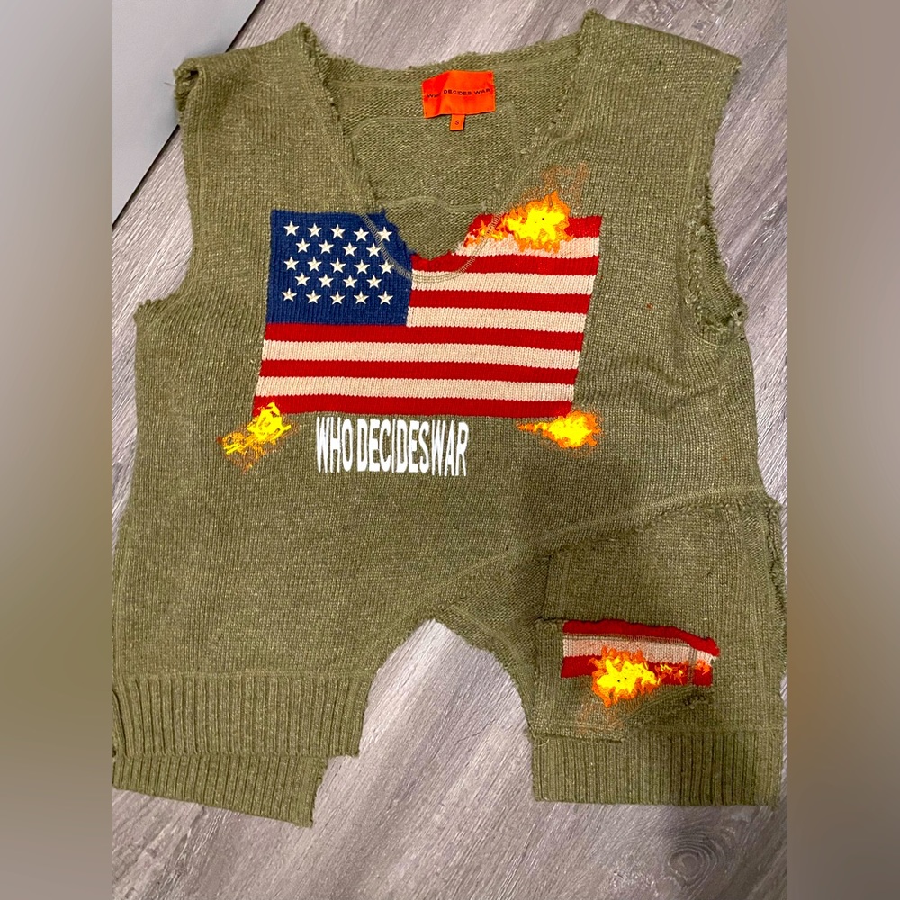 Who Decided War Vest